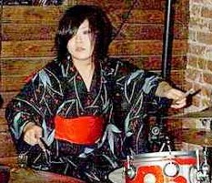 Kill Kill Kill's NaNa : Modern Drummer