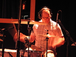 Pat Wilson : Modern Drummer
