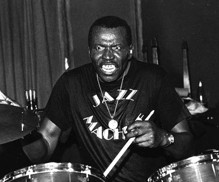 Elvin Jones : Modern Drummer