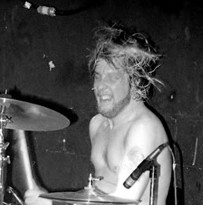Chuck Biscuits : Modern Drummer