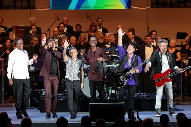 Journey, With Omar Hakim Coming in at the Eleventh Hour on Drums, Breaks Record at the Hollywood Bowl