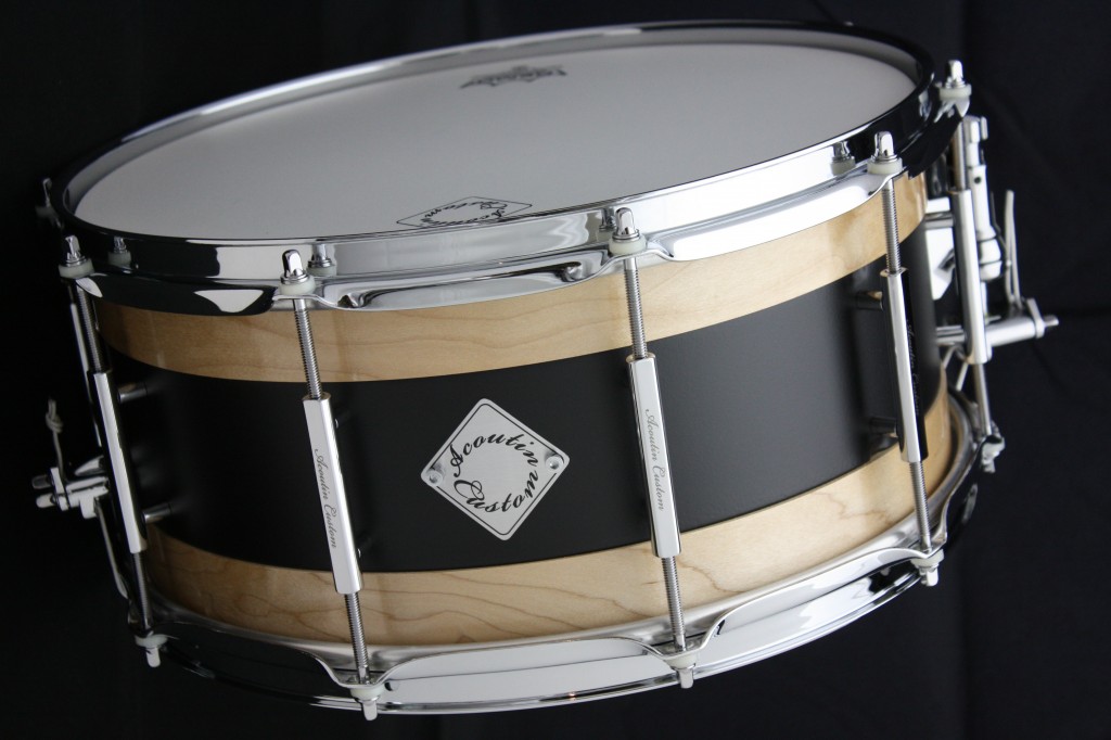 Acoutin  maple/steel snare